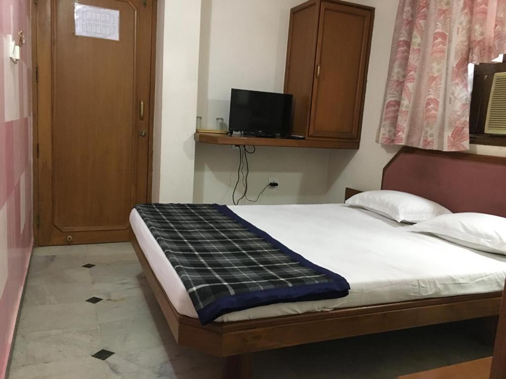 Hotel Grg Vadodara Bagian luar foto