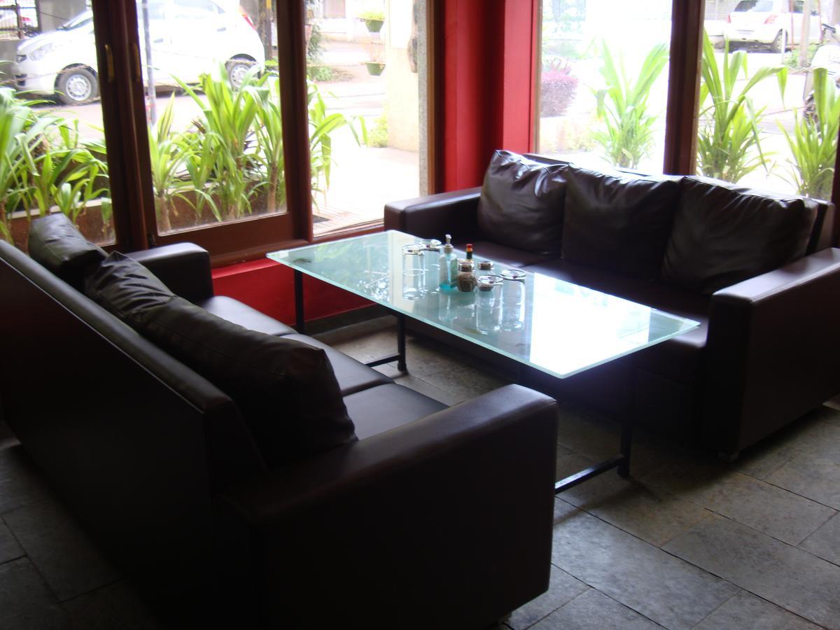 Hotel Grg Vadodara Bagian luar foto