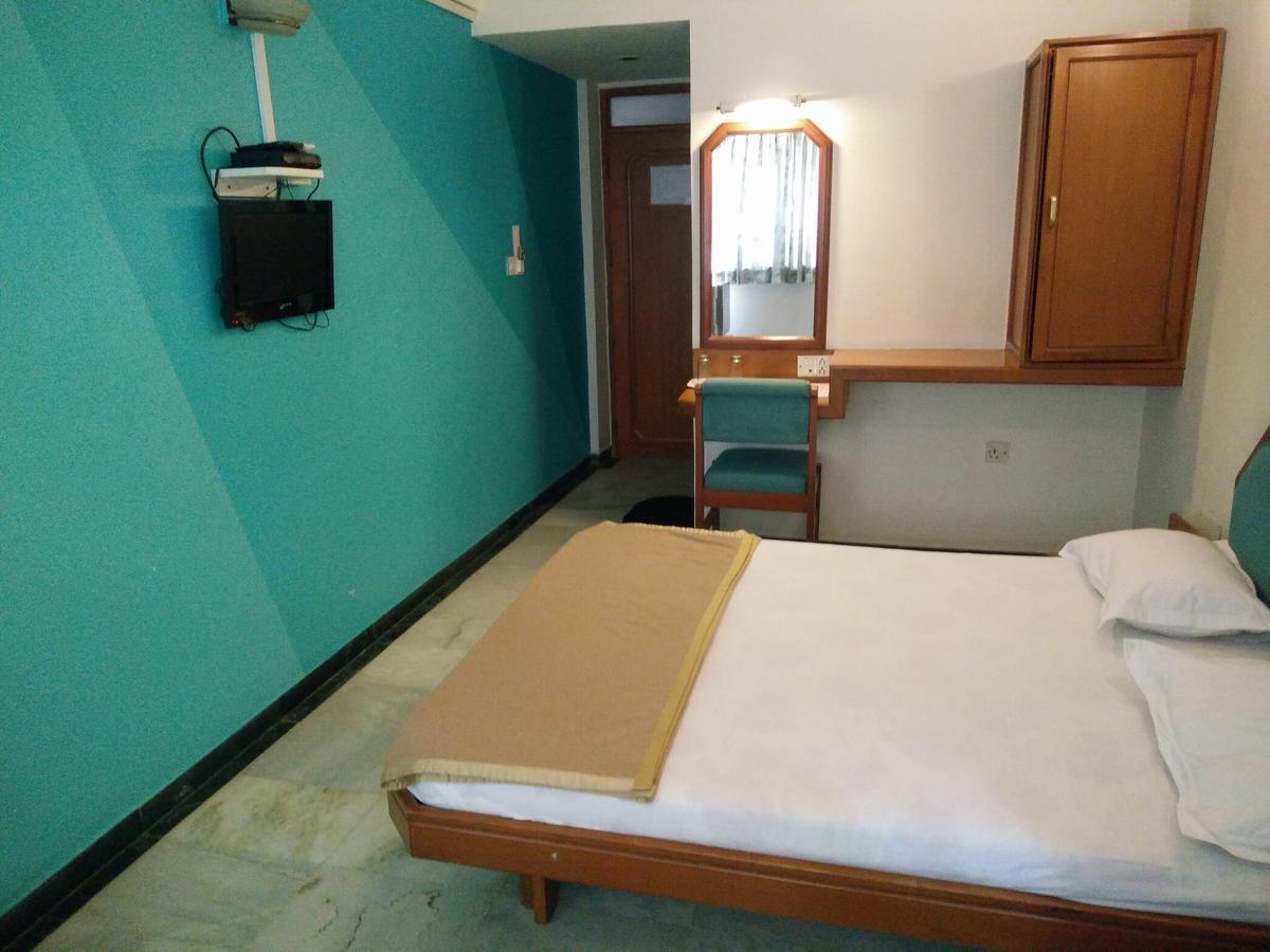 Hotel Grg Vadodara Bagian luar foto