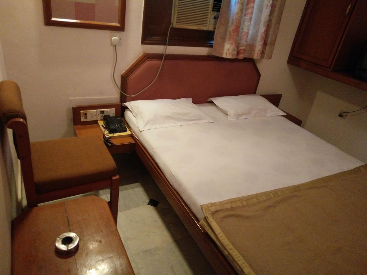 Hotel Grg Vadodara Bagian luar foto