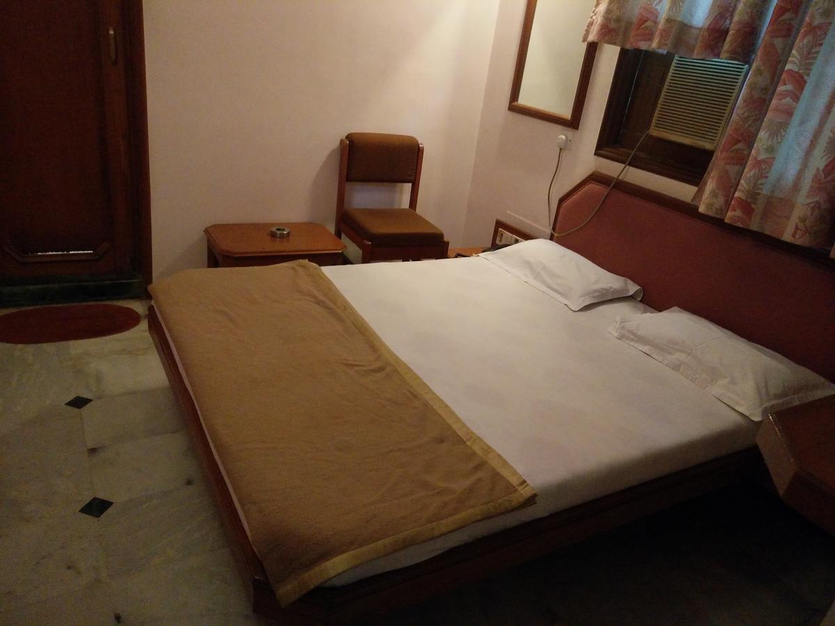 Hotel Grg Vadodara Bagian luar foto
